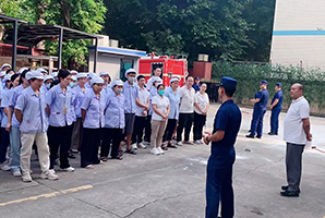 深圳市龍華區消防救援大隊消防應急演練進91免费黄片下载APP 員工上演“火災逃生”